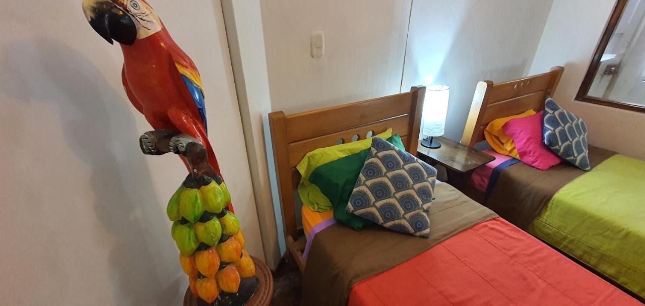 Lima Airport Hostel With Free Airport Pick Up Extérieur photo