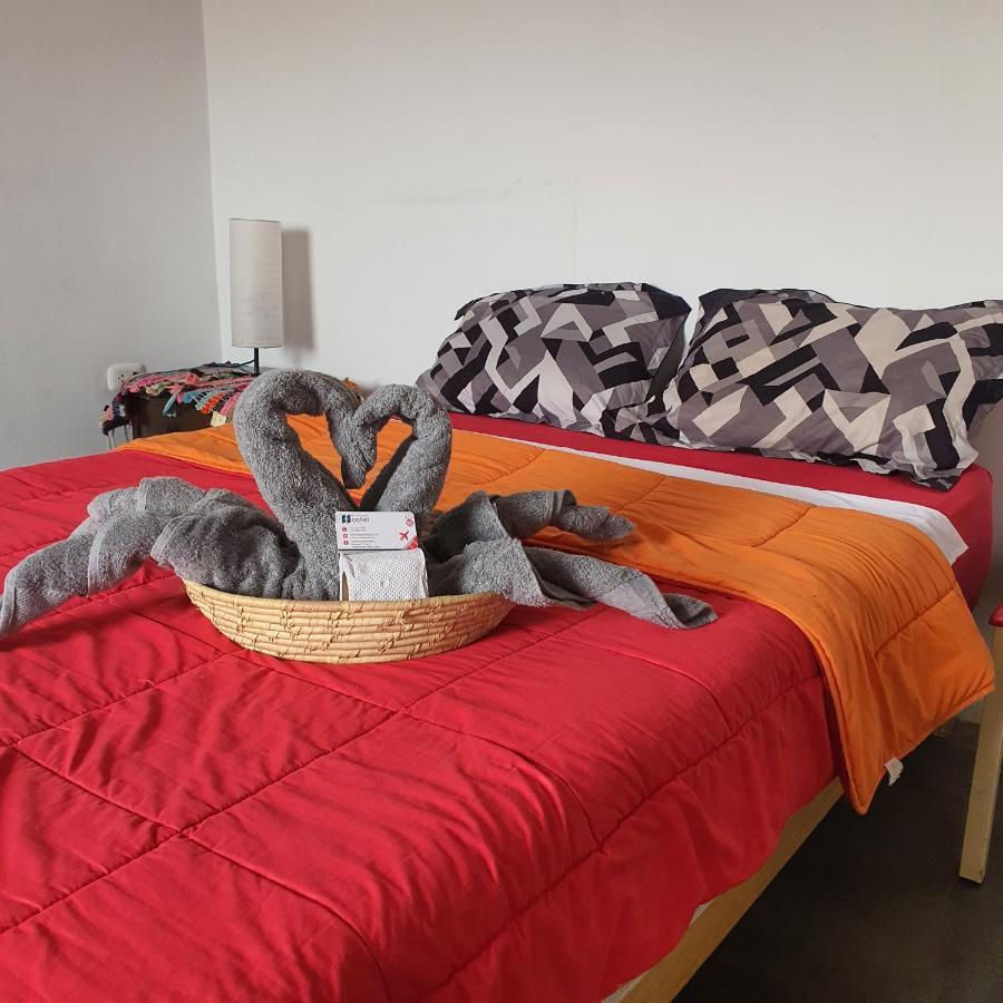 Lima Airport Hostel With Free Airport Pick Up Extérieur photo