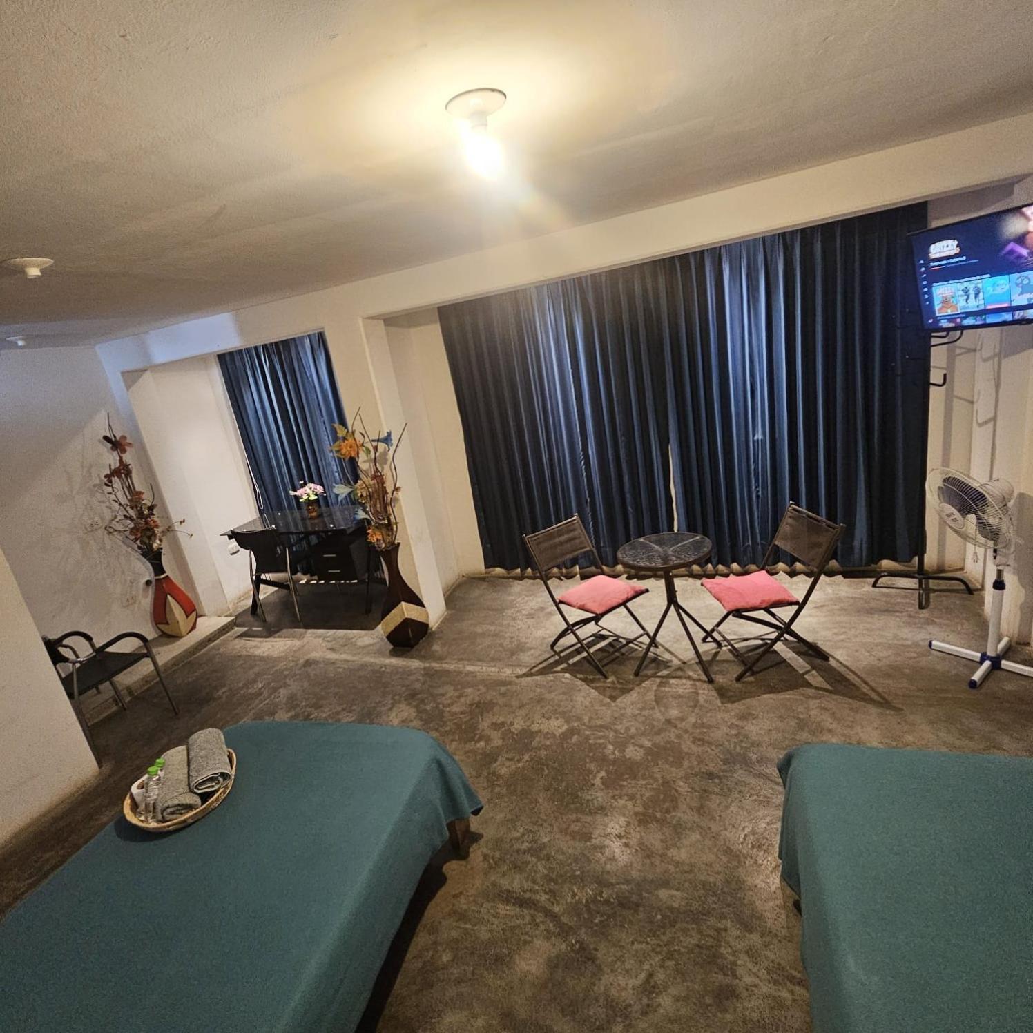 Lima Airport Hostel With Free Airport Pick Up Extérieur photo